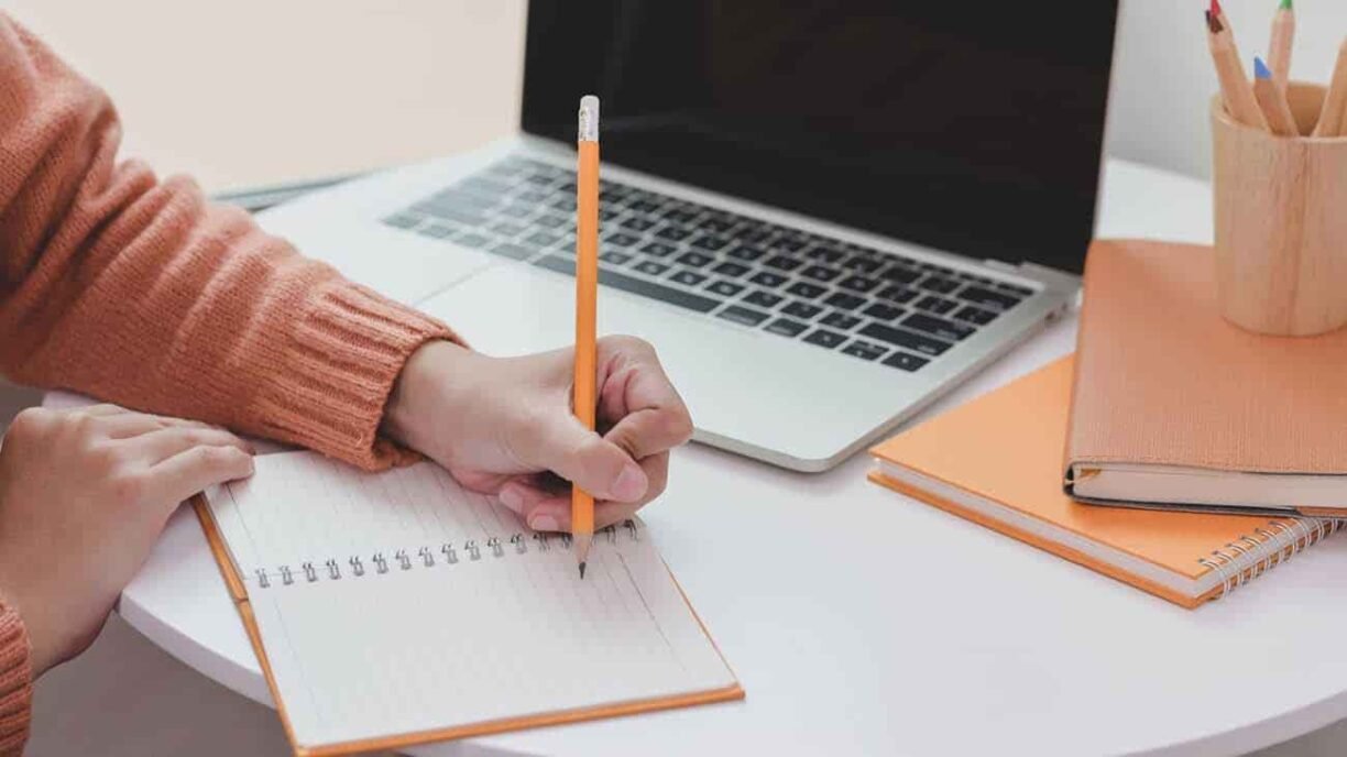 How to Become Rich Person in Hindi